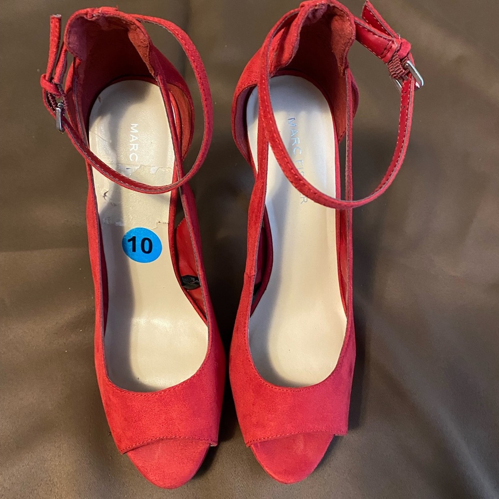 NOT FOR SALE!!! MARC FISHER SIZE 10 RED PEEP TOE ANKLE STRAP PUMP GENTLY USED - Picture 2 of 7